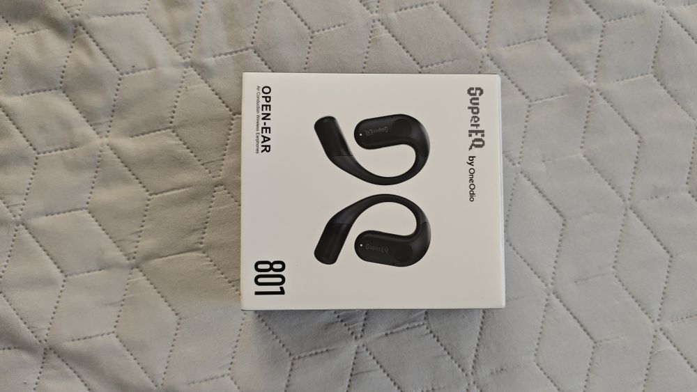 Продавам чисто нови блутут слушалки.