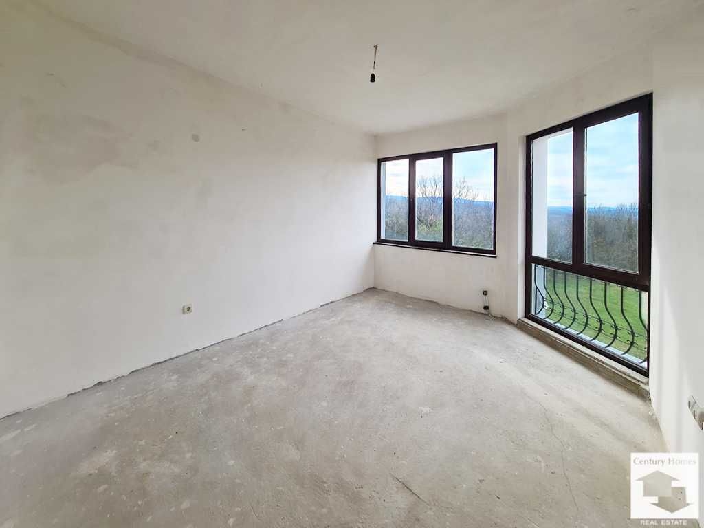 Продава се Къща в с. Велчево, Област Велико Търново - 260 кв.м за 848 €/кв.м - Снимка #12