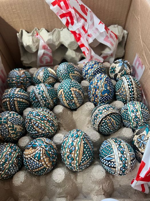 Ouă încondiate de rață și lemn