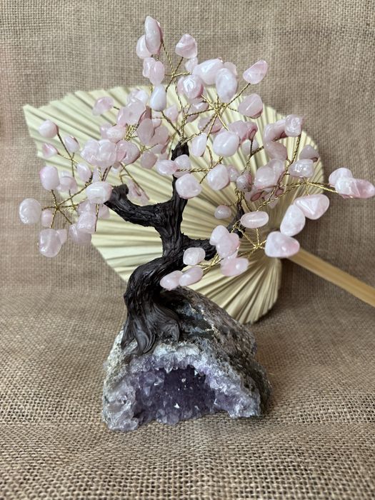 Дърво с основа аметист и розов кварц, цитрон или аметист в короната