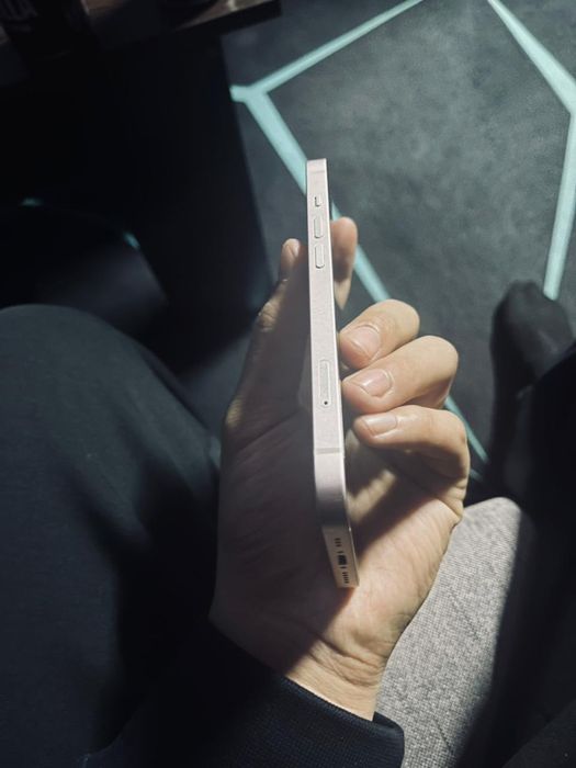 IPhone 13 в идеальном состоянии