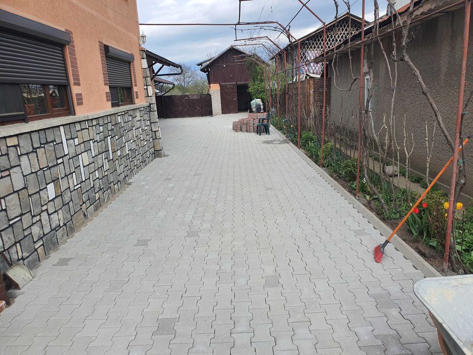Amenajări exterioare pavaj