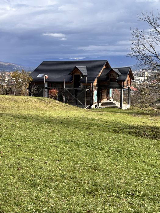 Vand casa cu teren 8000 m2 Sighetu Marmatiei - Campu Negru