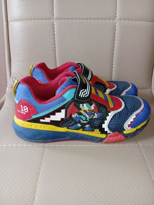 Светещи маратонки Geox, номер 34, цена 20лв