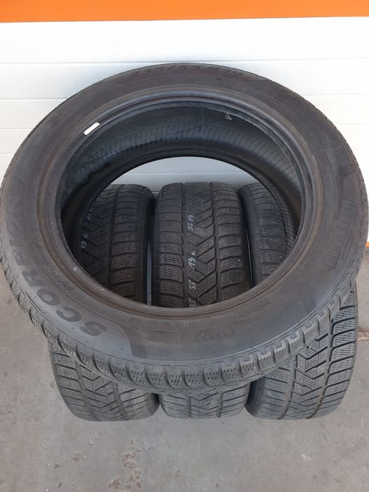 Зимни гуми 4 броя PIRELLI Scorpion 235 55 R19 дот 2519
