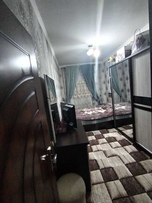 Продаётся квартира срочно Юнусабад 8, 3/3/4 не торец 69м2