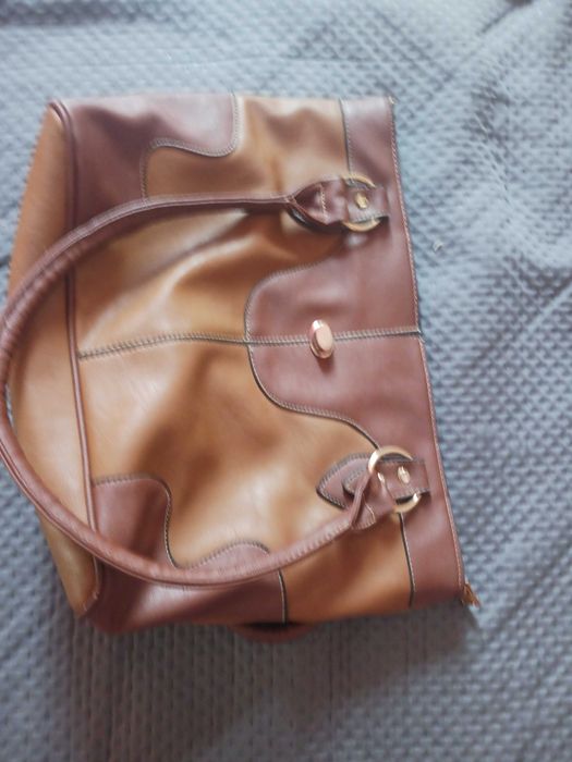 Кожена чанта дамска