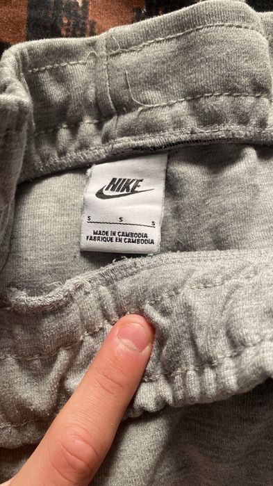 Vand pantaloni gri de tech