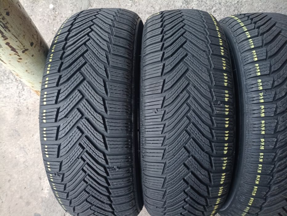 4 anvelope de iarna Michelin 2 noi 2 ca si noi 225/55 R17 dot 2822