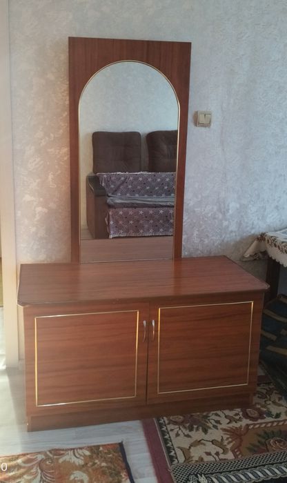 Б/У шкаф все целое ничего не сломана