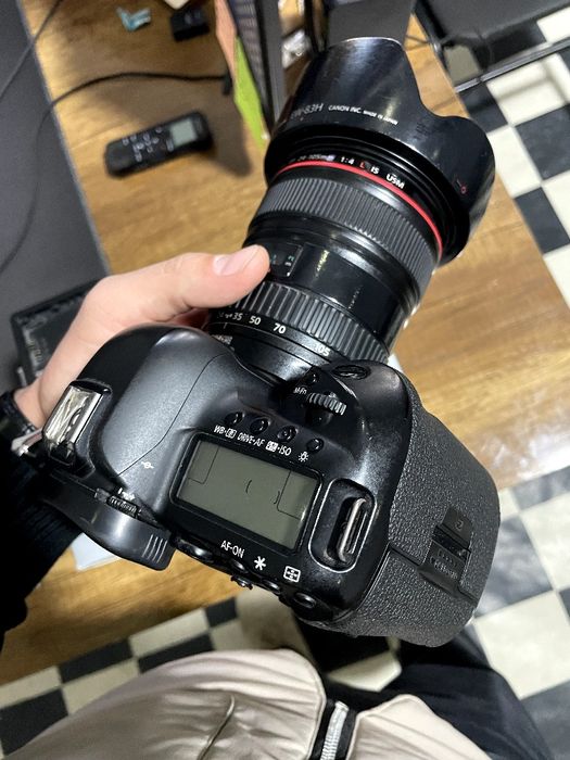 CANON Mark  IV xolati a'lo