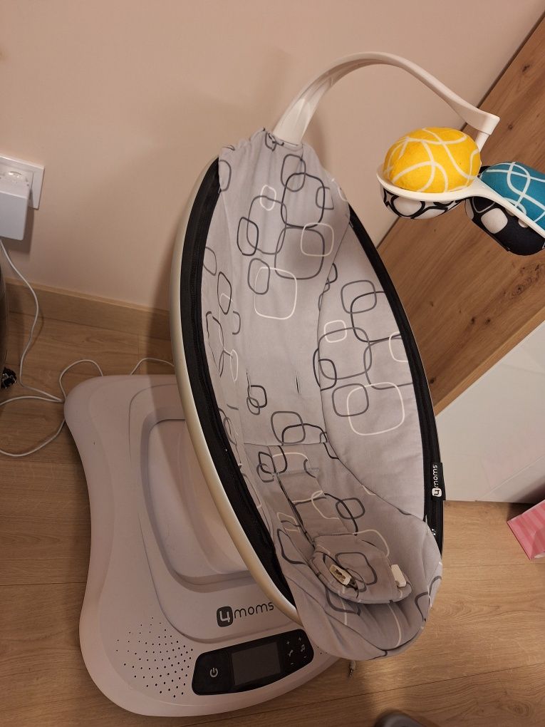 Електрическа бебешка люлка 4MOMS MamaRoo 4.0