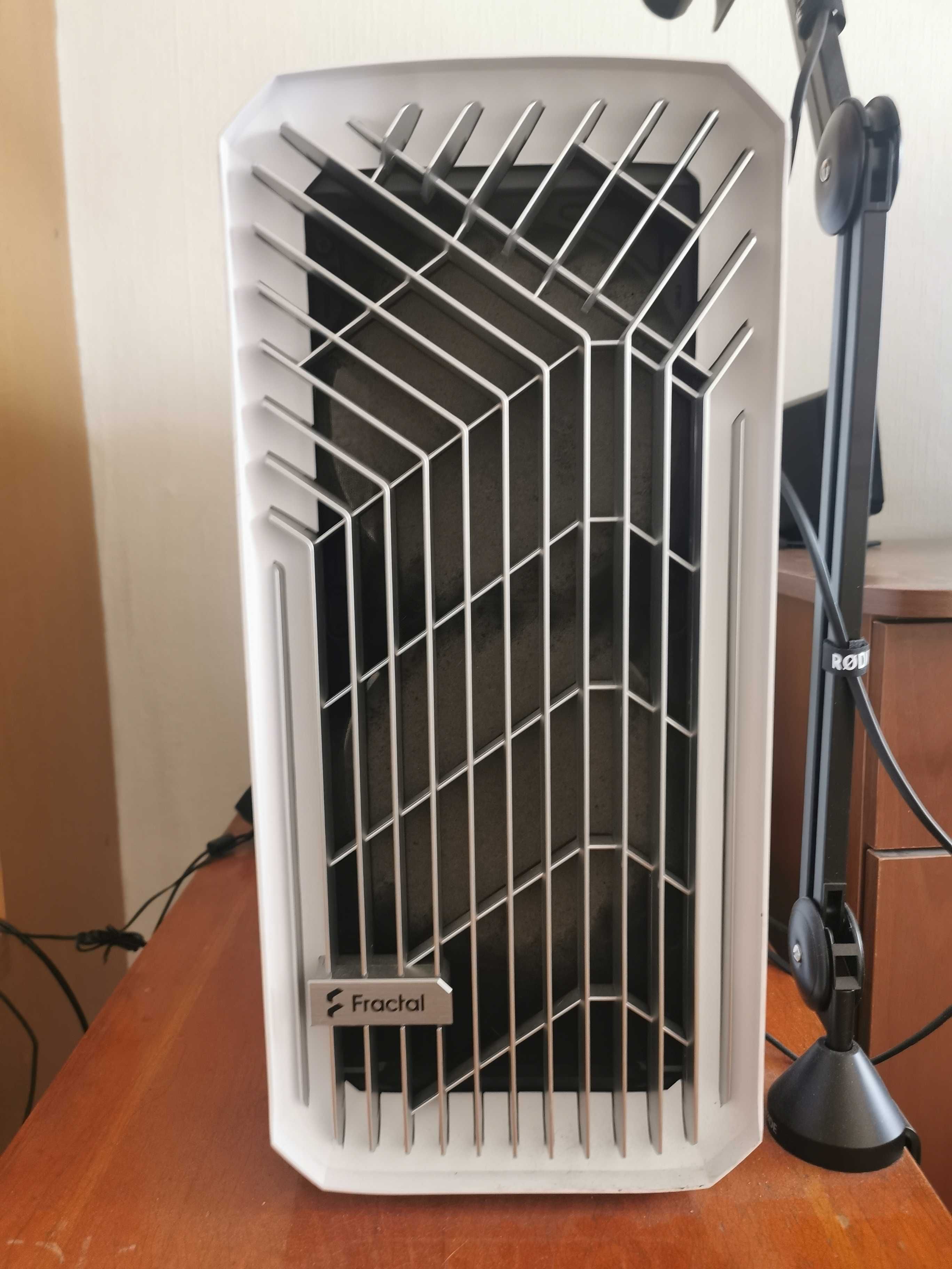 Настолен компютър (PC) RTX 4080 SUPER; i7-13700K; 64gb DDR5(6000MHz)
