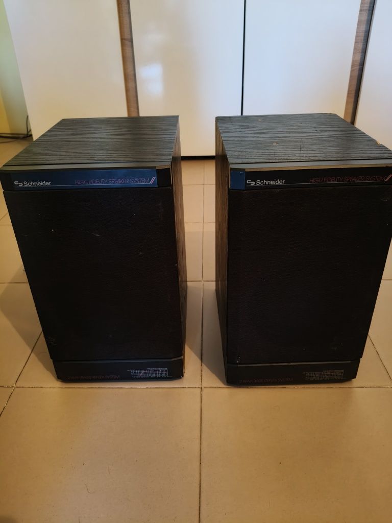 Продавам vintage говорители Шнайдер и център айва