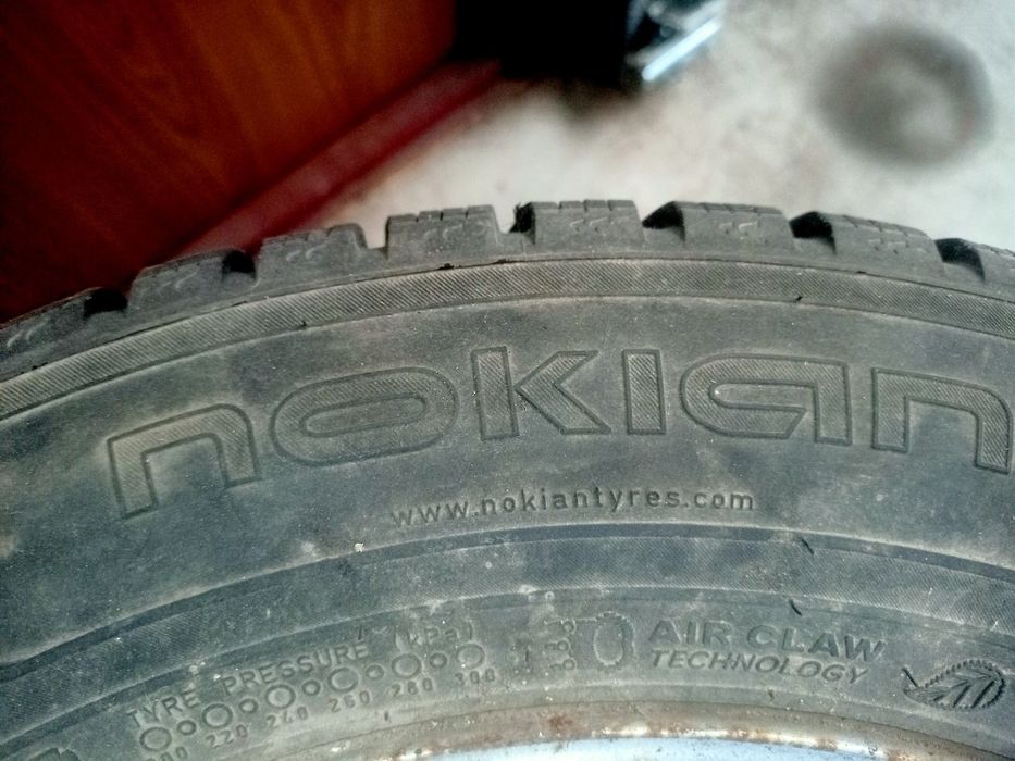 Set 4 roti skoda vw audi jante+anvelope iarna Nokian 195 65 15