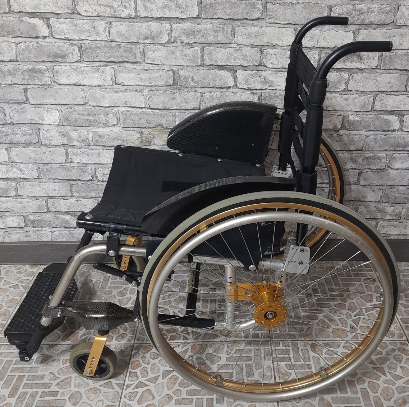 Активная инвалидная коляска отличного 100% качества производство USA.