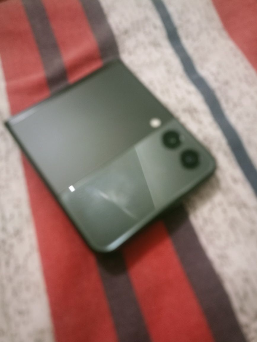 Samsung Galaxy z flip 3 5g