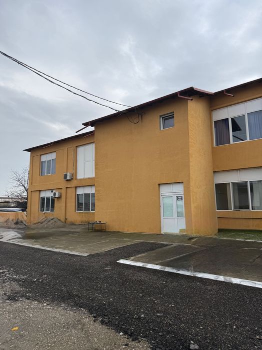 Spații de închiriat