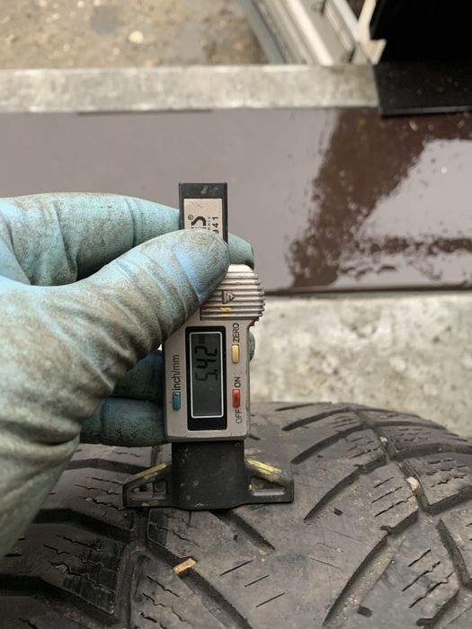 Anv M+S 235/55/17 Goodyear/Platin