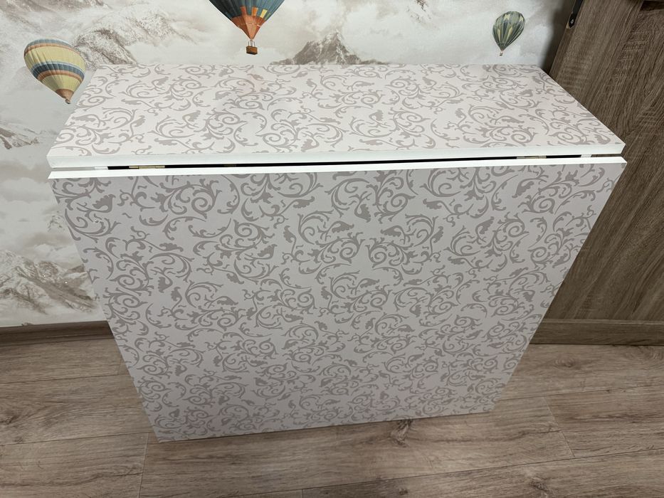 Продам стол книжку