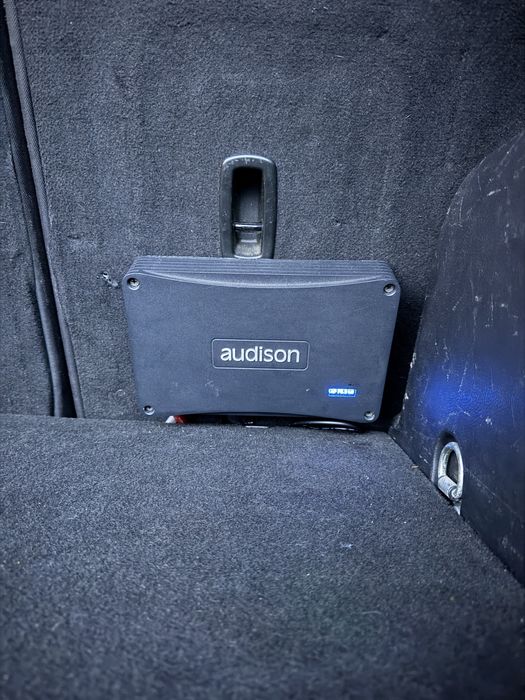 Land Rover Freelander 2 •2.2 Ford• Sistem Audio High-End Hertz Audison