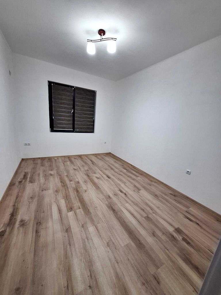 Продава се Двустаен апартамент в Търговище, Запад 2 - 57 кв.м за 1566 €/кв.м - Снимка #8