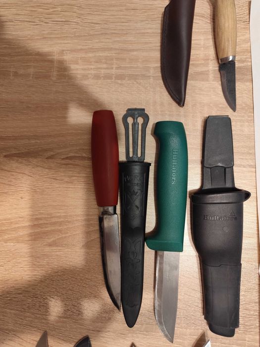 Сгъваем нож и фиксирани остриета.