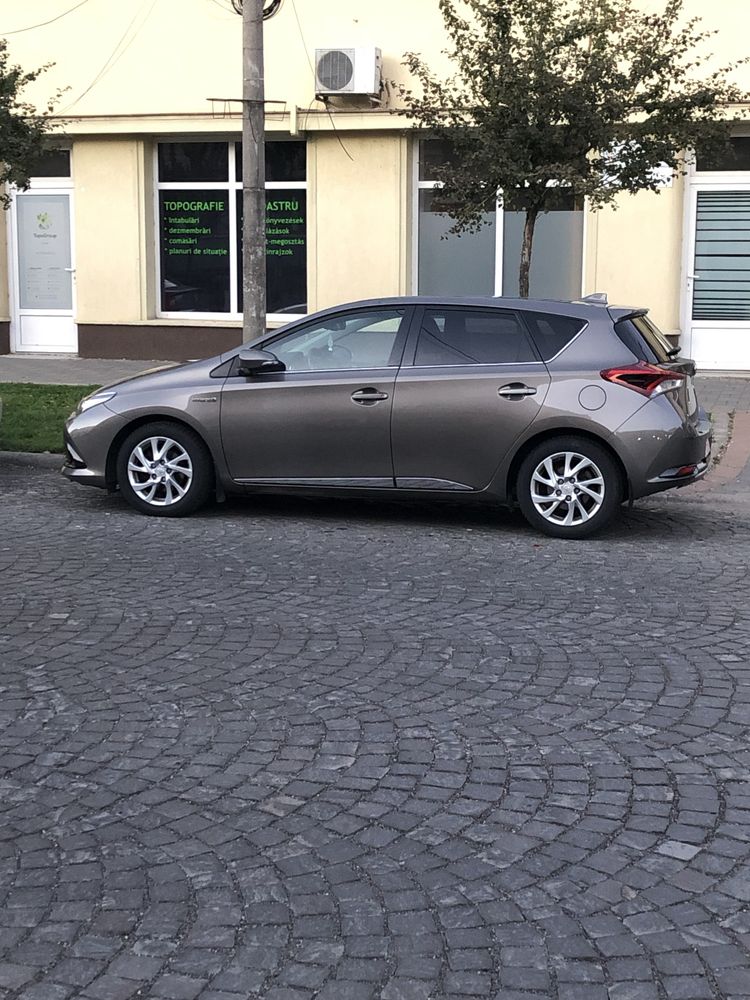 Toyota Auris Hybrid 2017