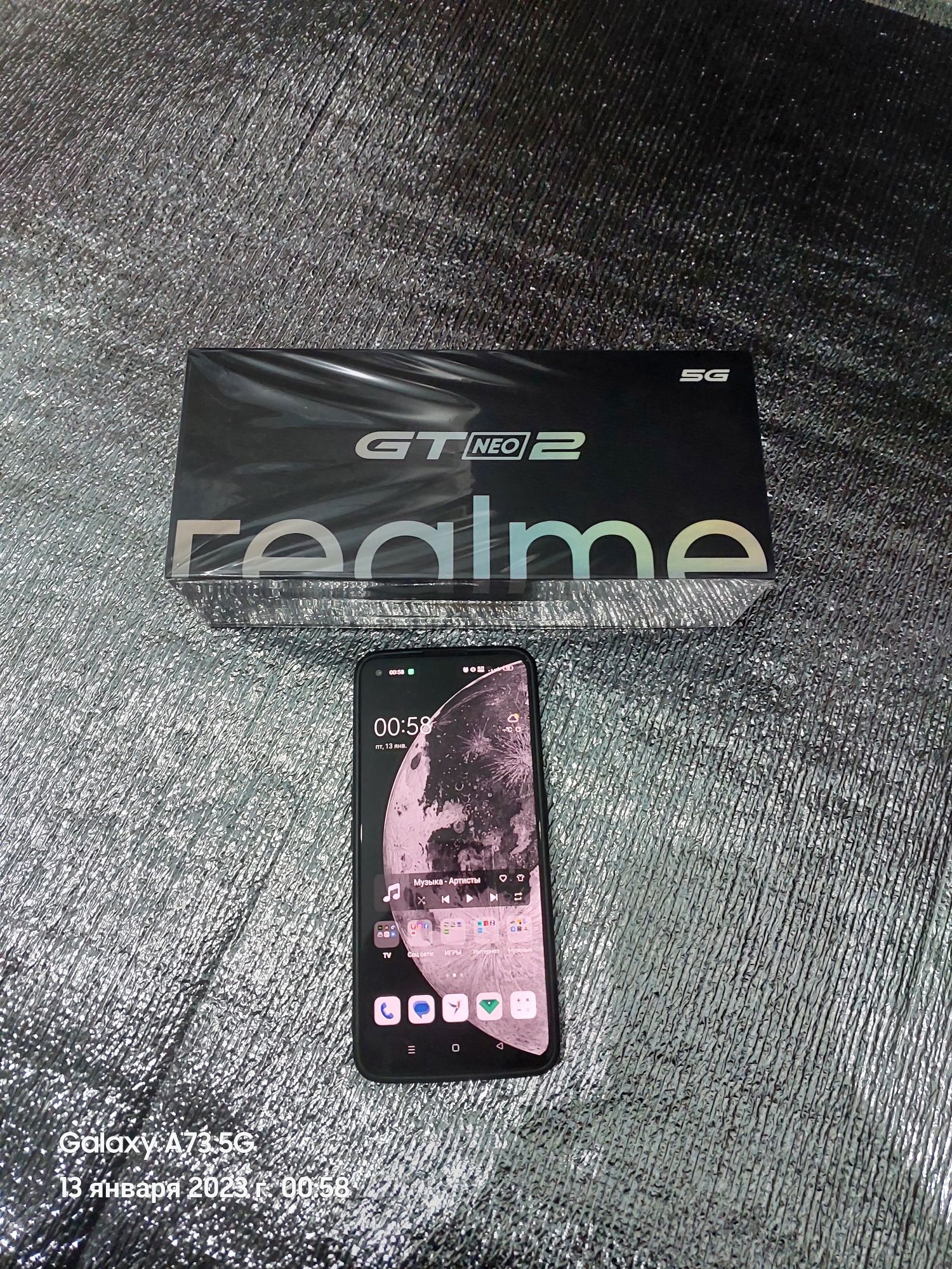 Продам Realme GT Neo 2 12/256 +наушники м10