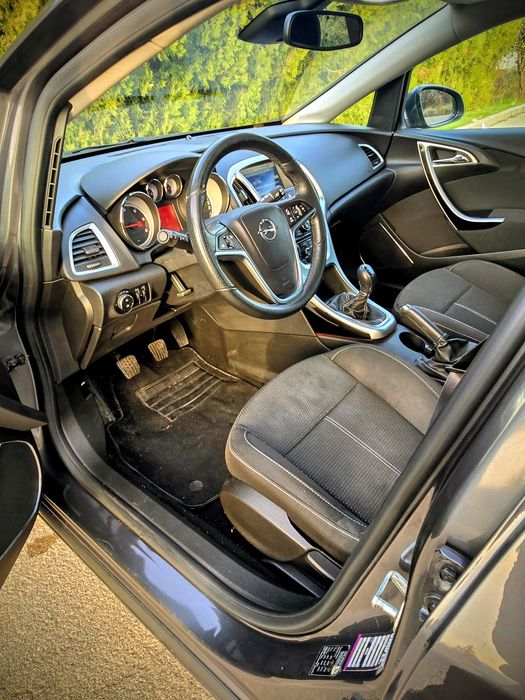 Opel Astra 2.0 CDTI • 160 к.с. • 2011 • Euro 5