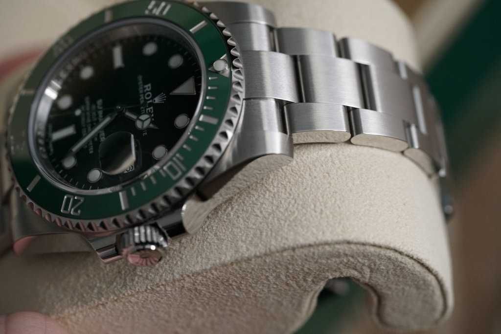 Rolex Submariner Date HULK 40mm Ceramic Steel Green Dial - 116610LV