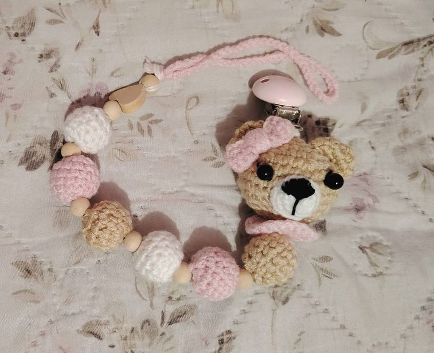 Ръчно направен клипс за беберон