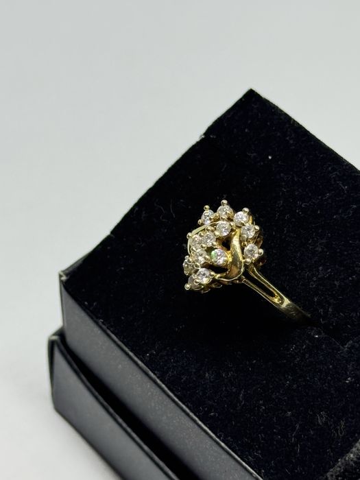 красив златен дамски пръстен 3гр 14к 585