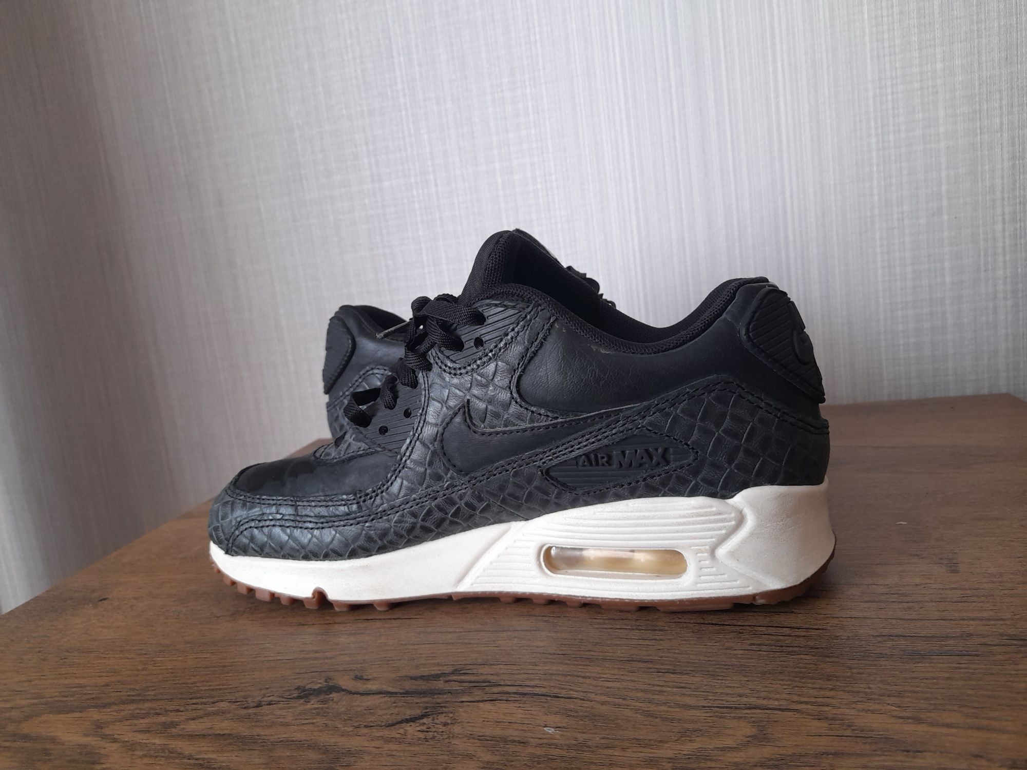 Nike Air max 90 Premium маратонки 37.5 номер.