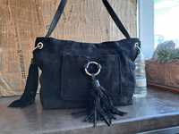 Zara черна чанта с пискюл-естествен велур