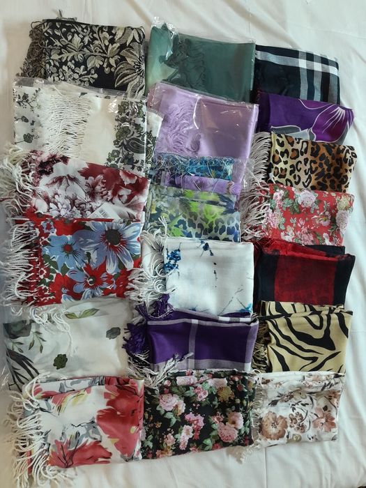 Шарфы шерстяные разной расцветки