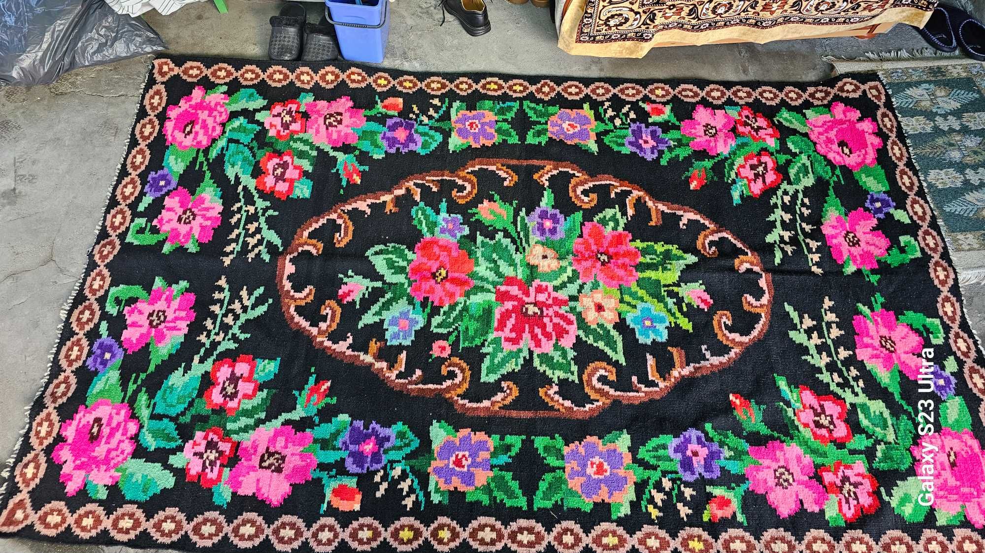 carpete tradiționale lucrate manual