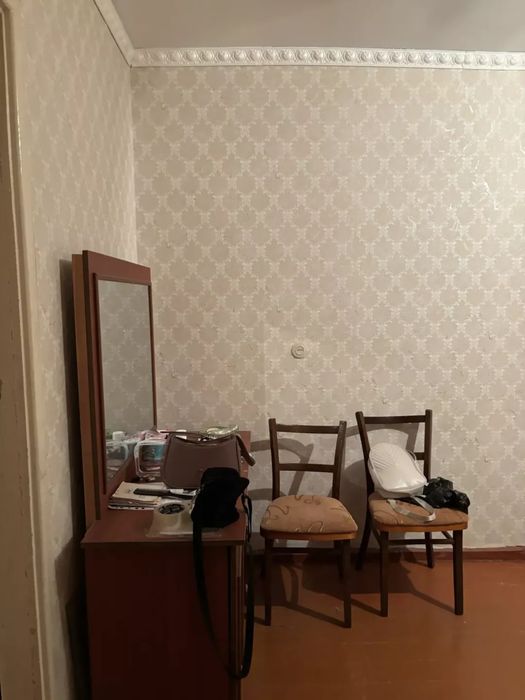 Чирчик Срочно продаётся 52.4 кв.м 2-х.комнатная квартира