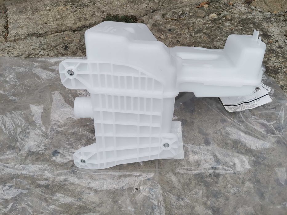 Казанче за течност за чистачки