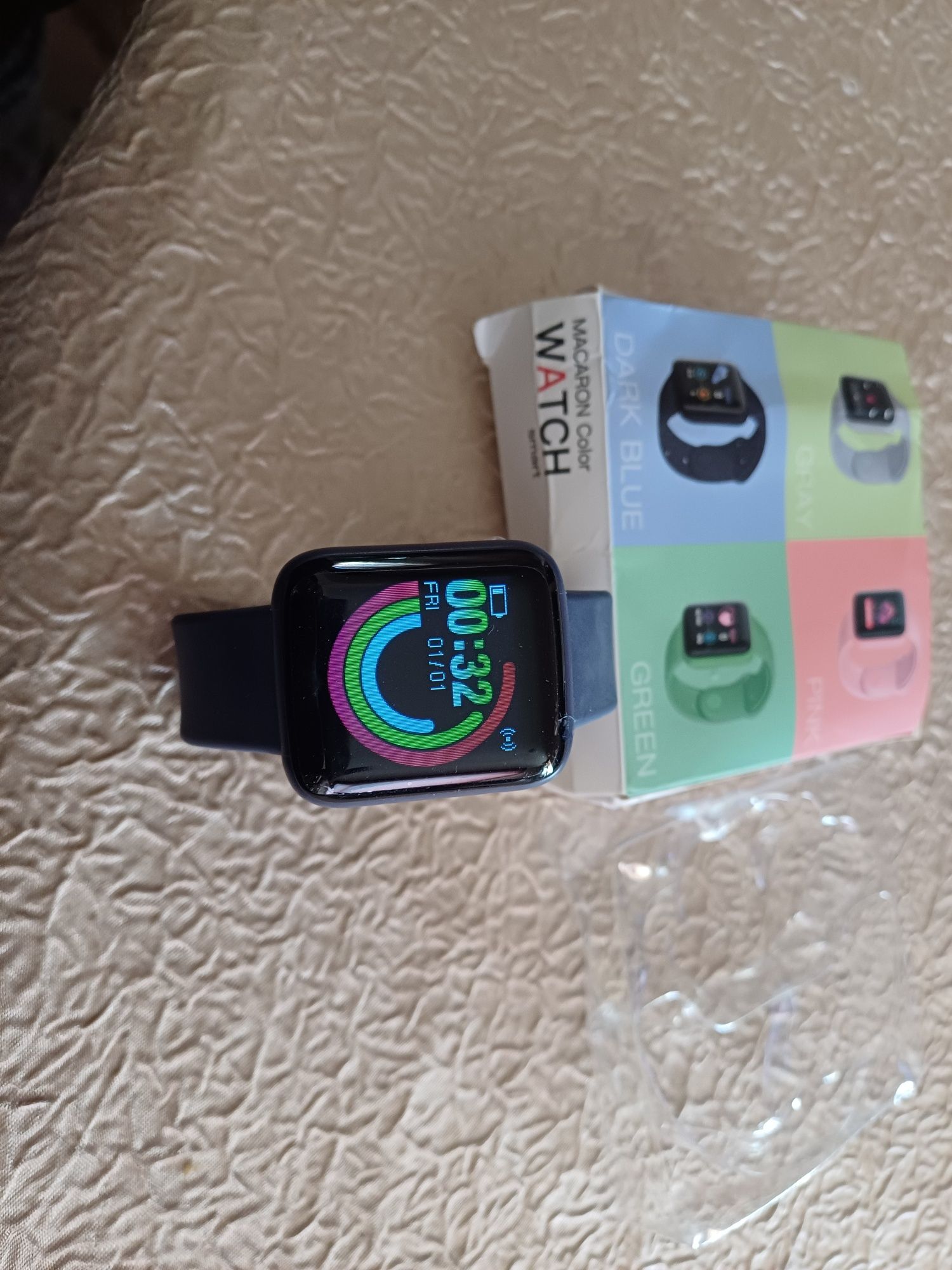 Продавам нов Smart часовник.