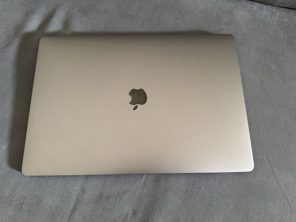 Macbook pro 16 i9 32gb 1tb 90 cicluri impecabil