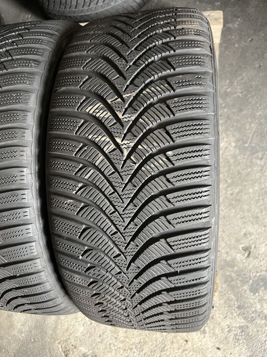 2 anvelope de iarna 225/45/17 Hankook!