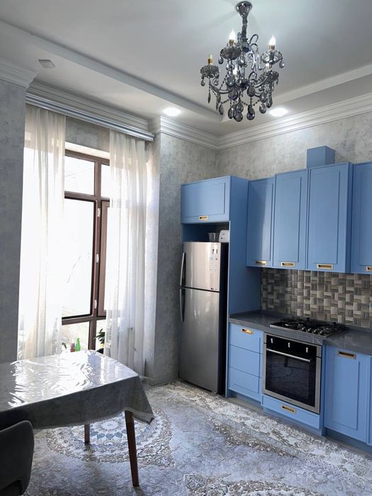 Sergeli hovli sotiladi 2.5 sotiq tayyor yashashga