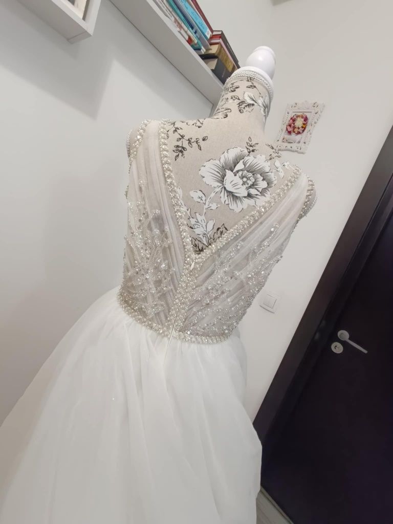 Vand rochie de mireasa