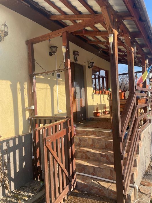Vand casa in localitatea Pustuta