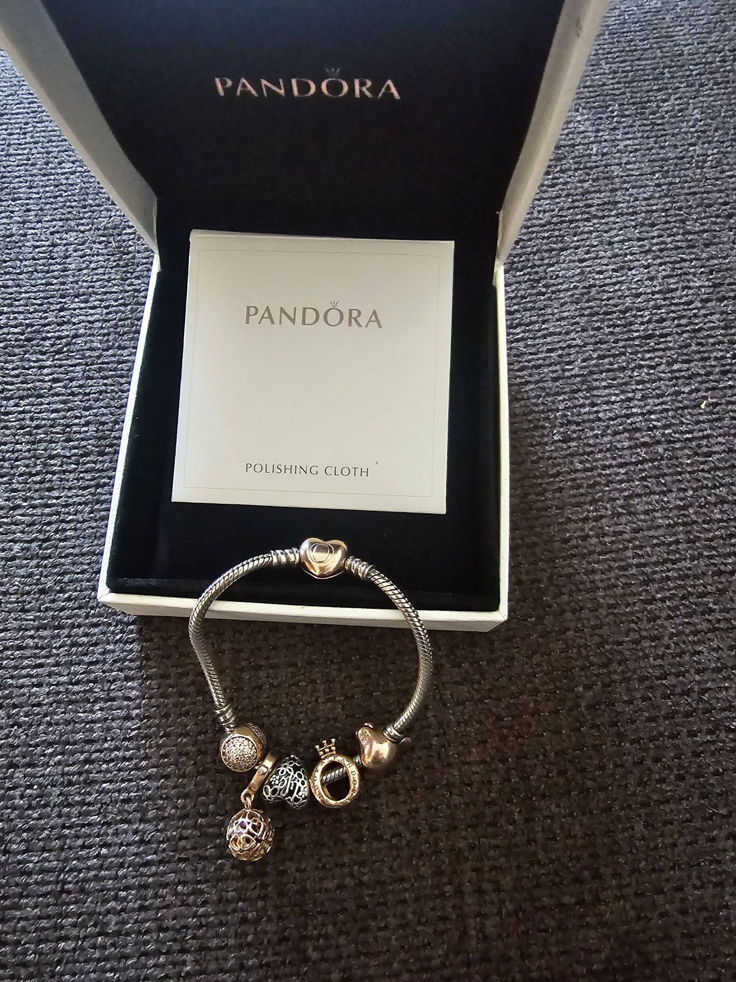 Гривна Pandora с 5 талисмана rose gold