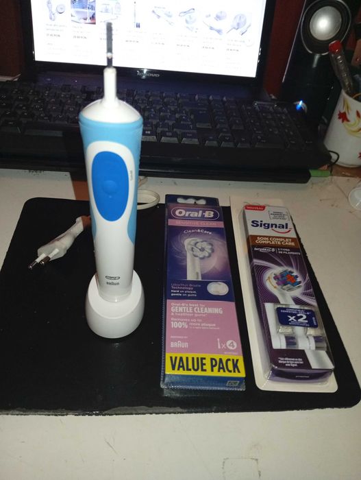 Braun Oral-B Vitality Periuta Dinti Electrica 1 Program + 6 Capete