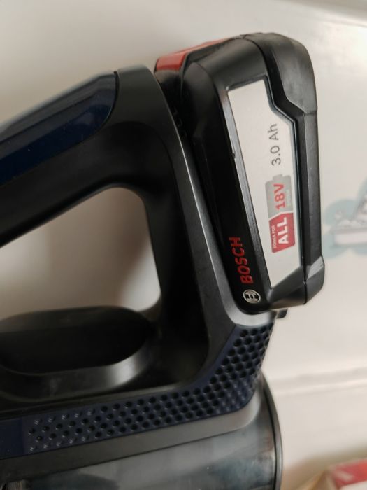 Aspirator vertical fara sac wireless BOSCH UNLIMITED gen Dyson Rowenta