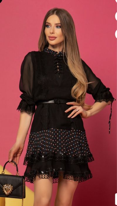 Poetic Beauty Рокля Ruffles