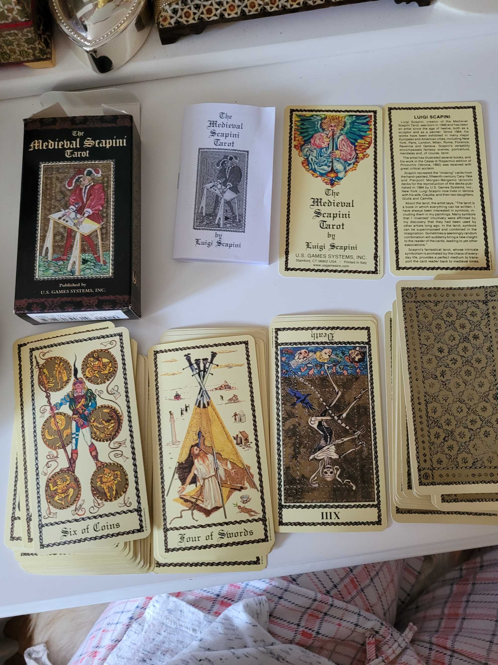 The Medieval Scapini Tarot ca nou